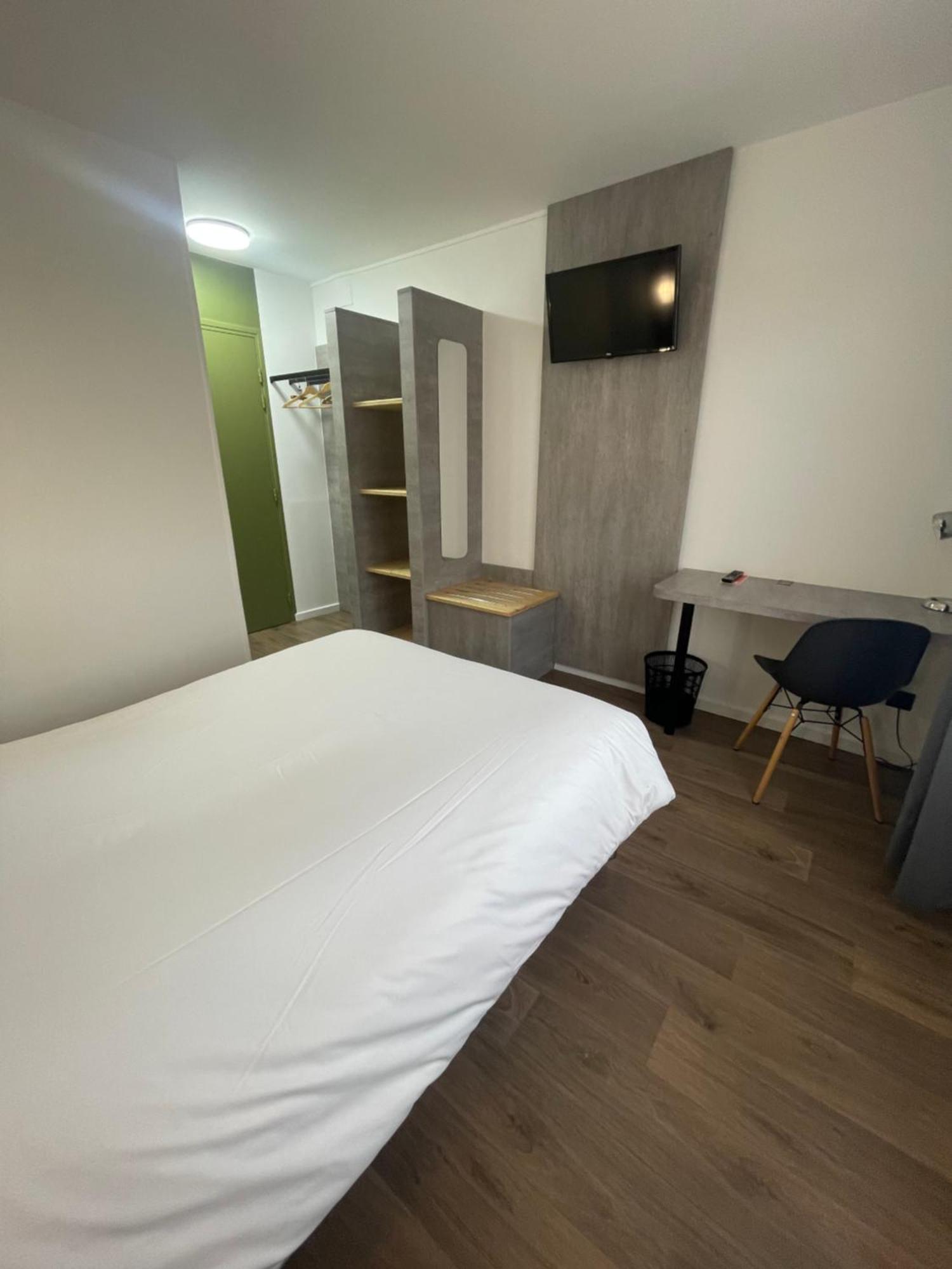 Hotel Castel Neuves-Maisons エクステリア 写真