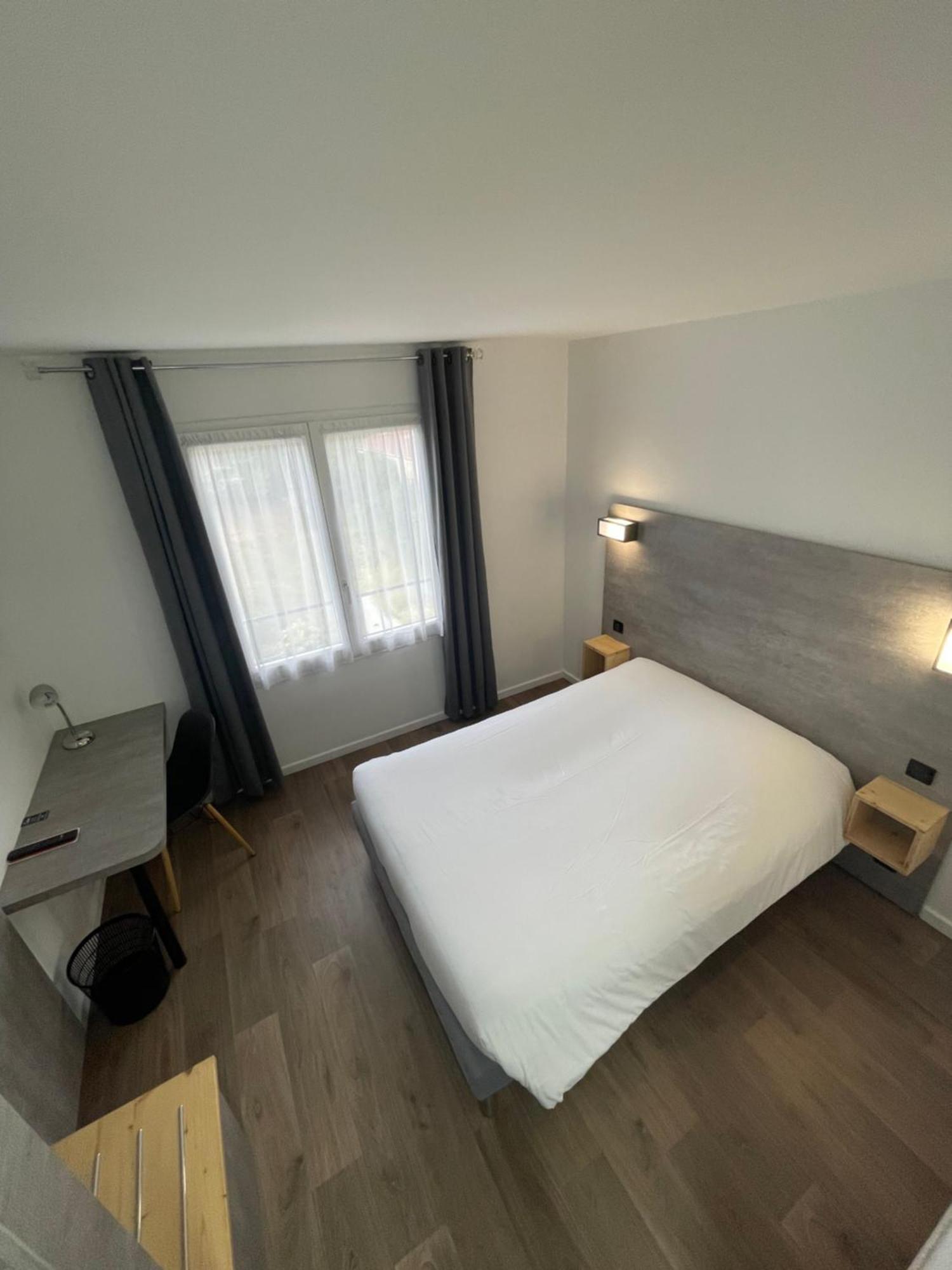 Hotel Castel Neuves-Maisons エクステリア 写真