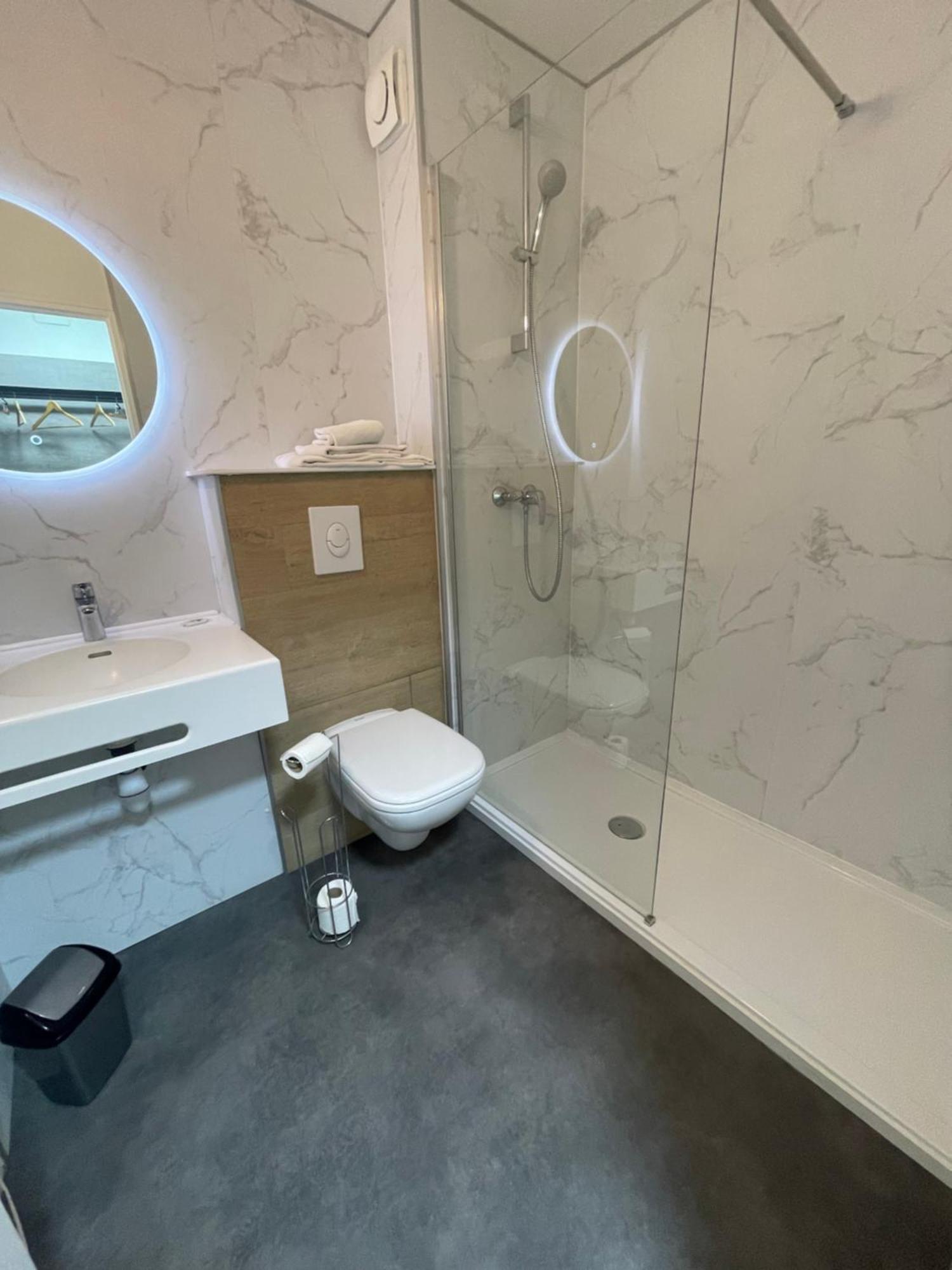 Hotel Castel Neuves-Maisons エクステリア 写真
