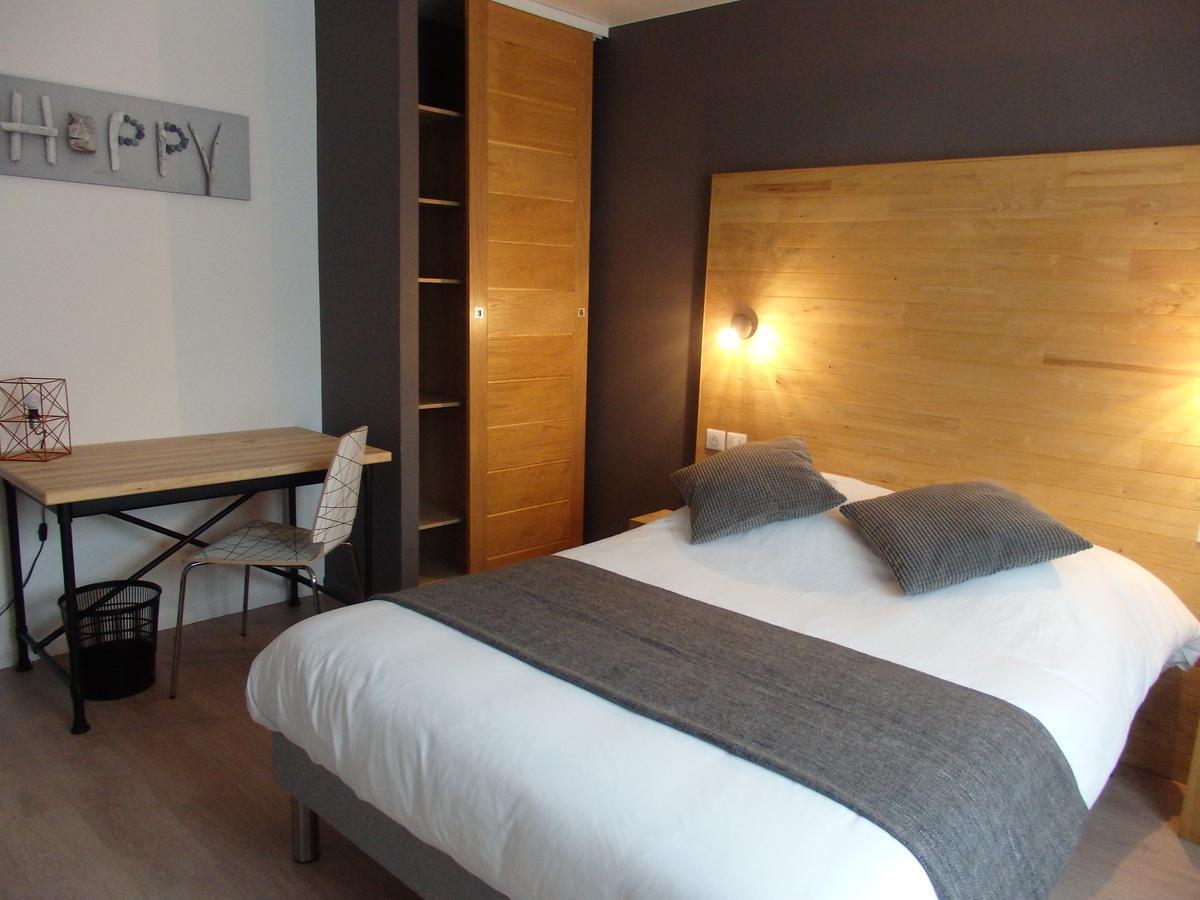 Hotel Castel Neuves-Maisons エクステリア 写真