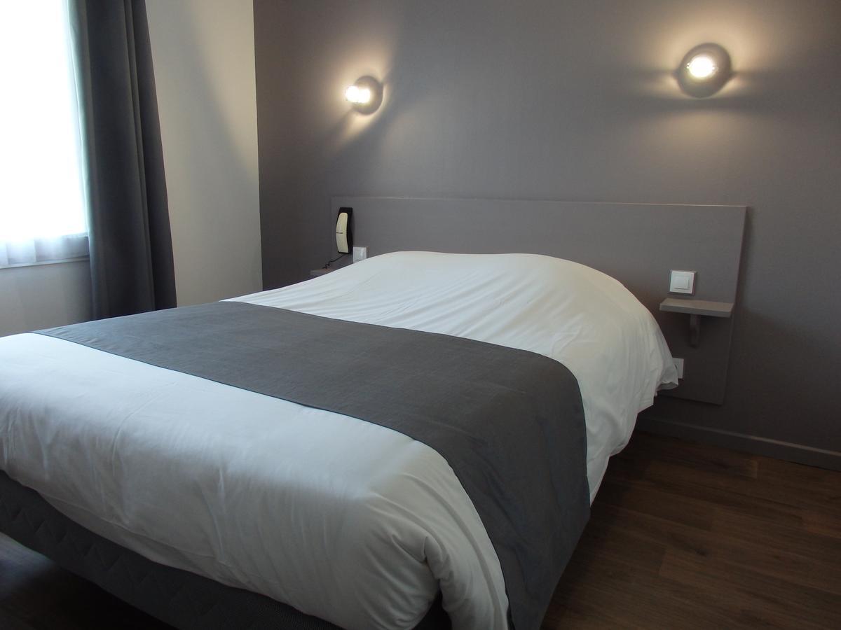 Hotel Castel Neuves-Maisons エクステリア 写真