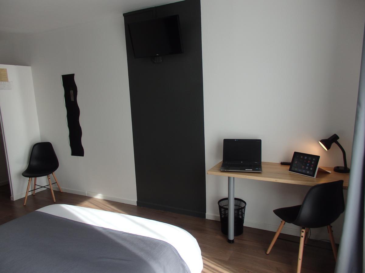 Hotel Castel Neuves-Maisons エクステリア 写真