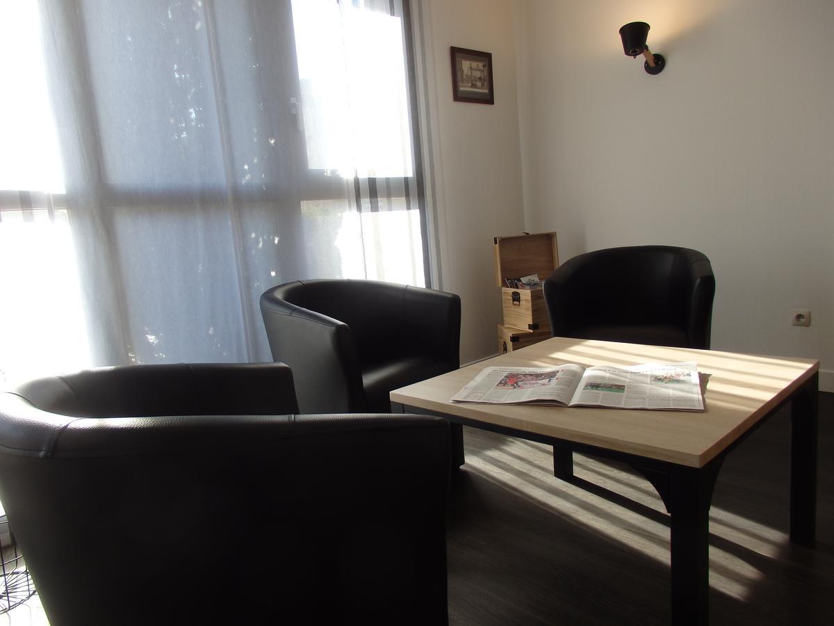 Hotel Castel Neuves-Maisons エクステリア 写真
